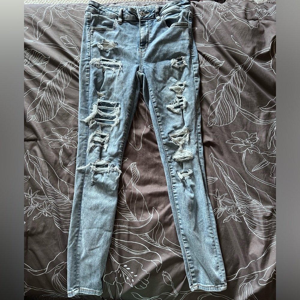 American Eagle ripped denim jeans.